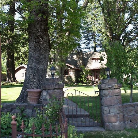 Strawberry Valley Inn 마운트샤스타 외부 사진