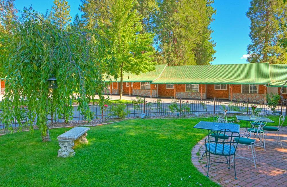 Strawberry Valley Inn 마운트샤스타 외부 사진